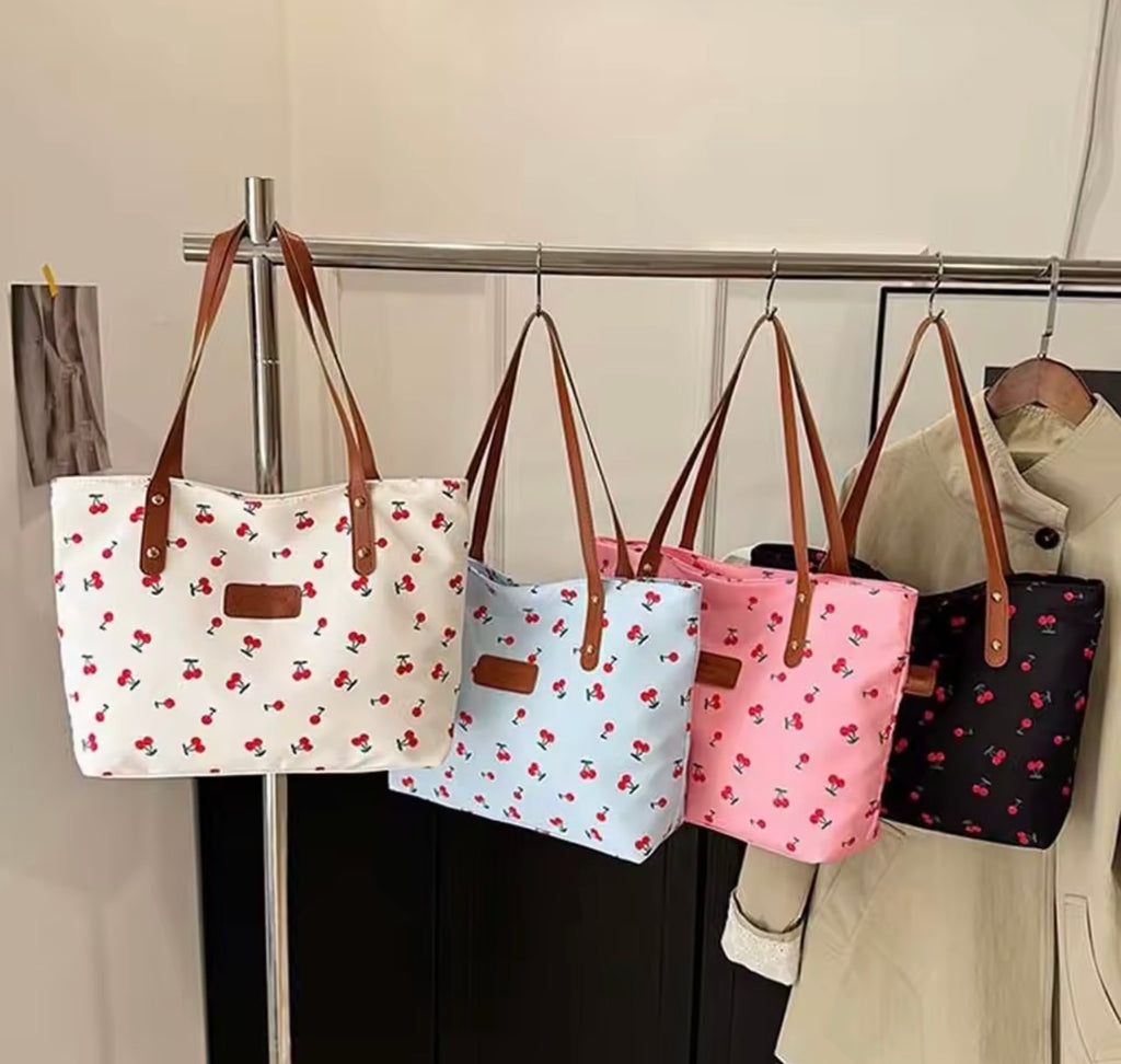 Cherry Tote – Le cabas du quotidien